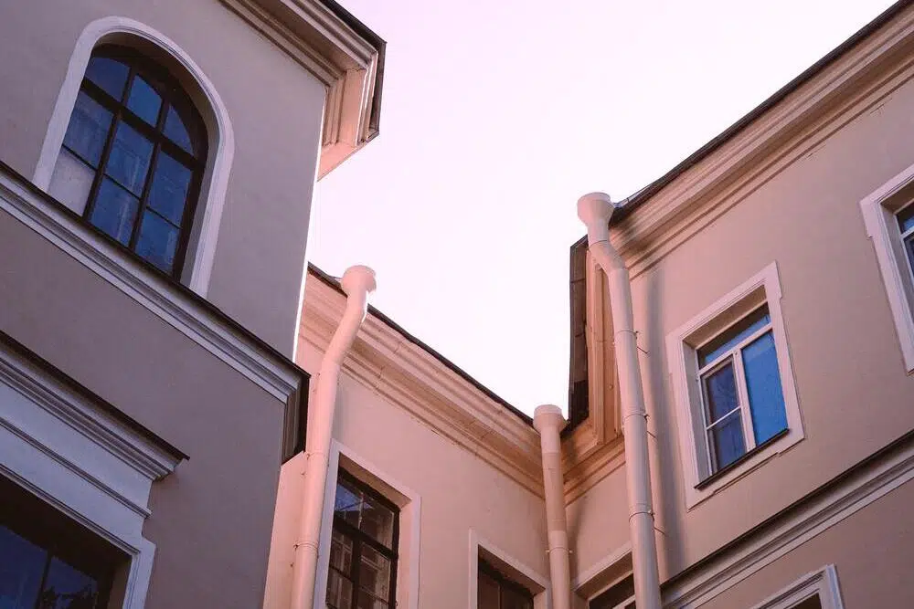 3 razones para techar un patio de luces