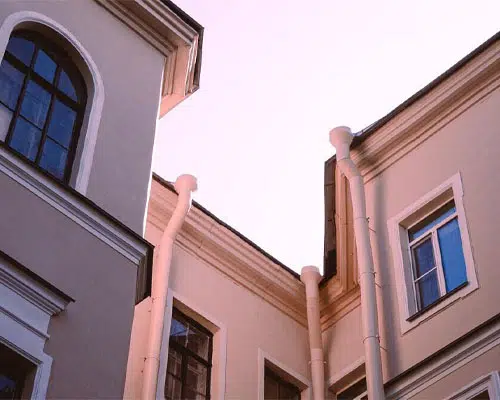 3 razones para techar un patio de luces