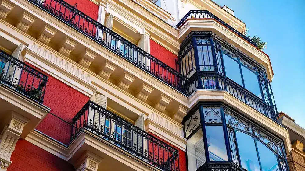 Cómo reparar grietas en una fachada monocapa